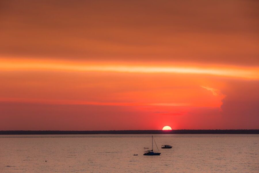 Darwin Harbour: 2.5-Hour Gaze and Graze Sunset Cruise - Cruise Overview