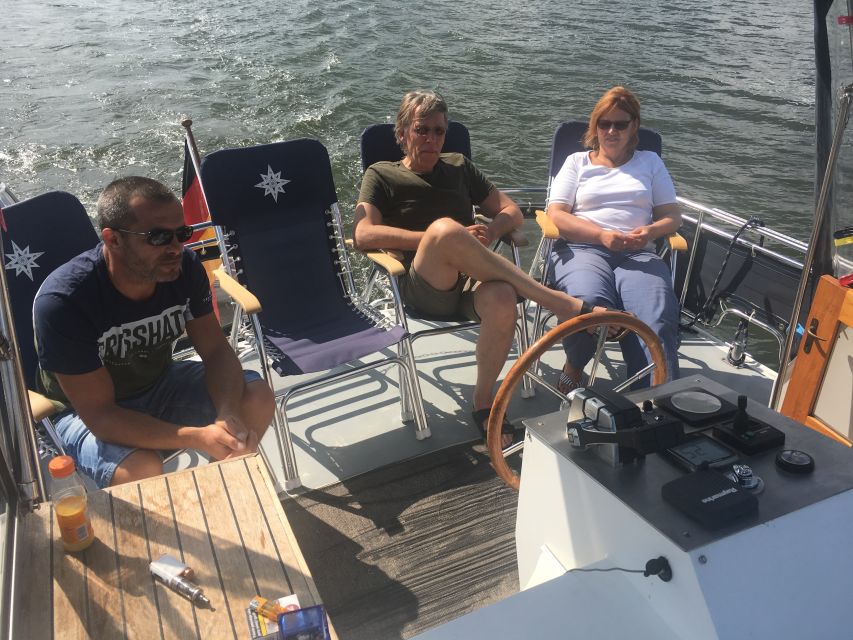 Day Tour: Private Wannsee Lake and Werder Yacht Cruise