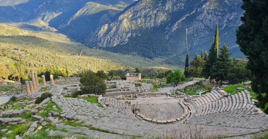 Delphi: Exclusive Self-Guided Audio Tour in Earths Navel