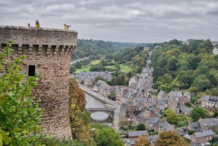 Dinan: Private Guided Walking Tour