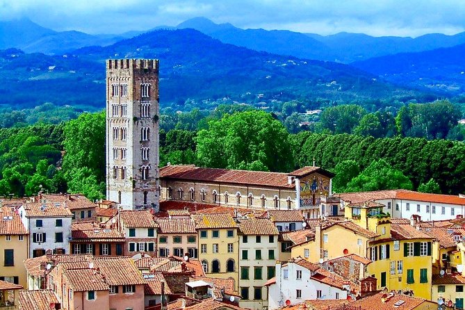 Discover Lucca's Secrets on a Guided Walking Tour - Exploring Luccas Historic Center