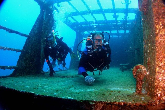 Diving in Cancun for Certified Divers | 2 Dives | All Inclusive