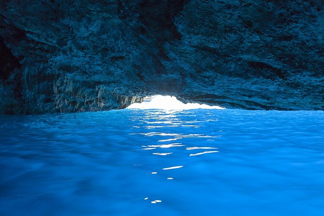 dolphin-sea-cave-captain-cook-kealakekua-bay-reef-snorkel-meeting-point-and-directions