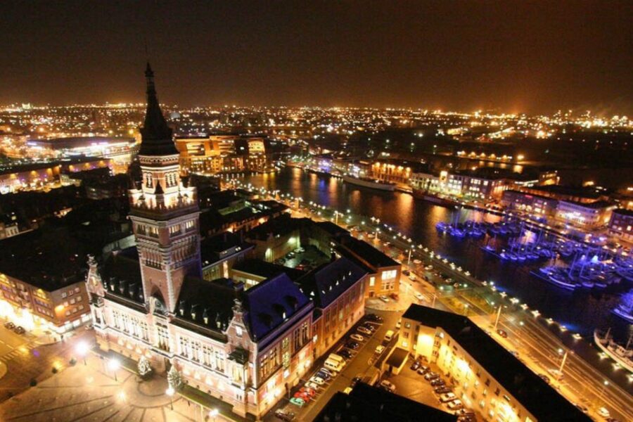 Dunkirk : Bachelorette Party Outdoor Smartphone Game - Product Details