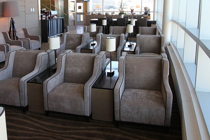 Edmonton International Airport Plaza Premium Lounge - Overview of the Lounge