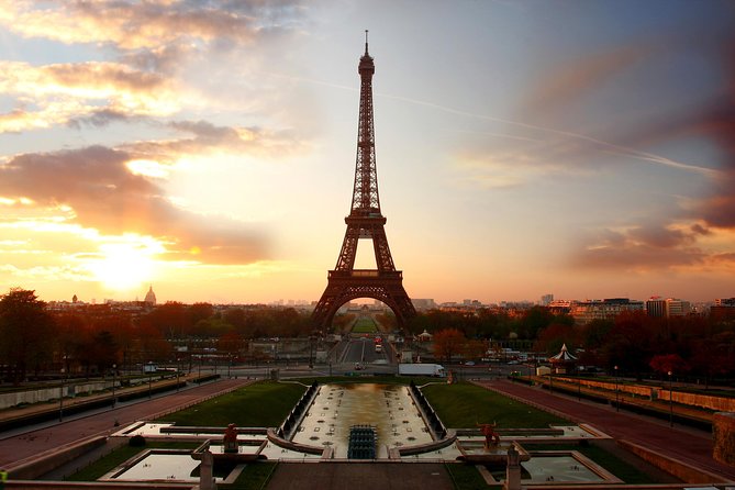Eiffel Tower Tour With Optional Summit and Seine Champagne Cruise