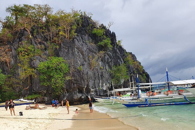 El Nido Island Hopping Tour a With Lunch