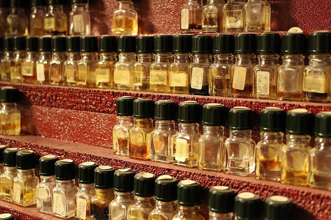 English Guided Tour (Other Languages Offered) - History of Eau De Cologne