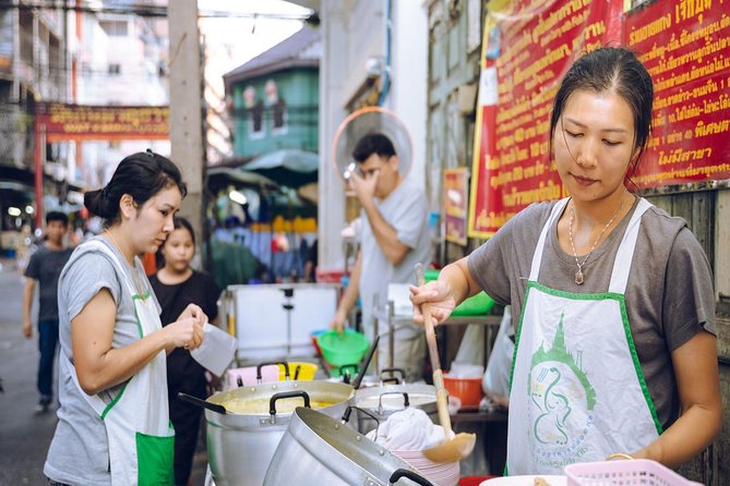 Experience Bangkok at Night: Chinatown Sightseeing & Street Food Tour - Itinerary Highlights