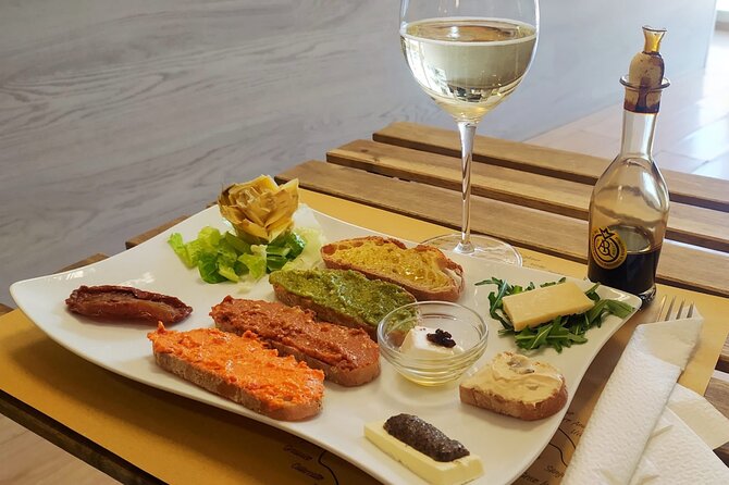 Food & Wine Tour by the Vatican City