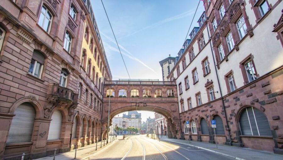 Frankfurt: Capture the Most Photogenic Spots With a Local