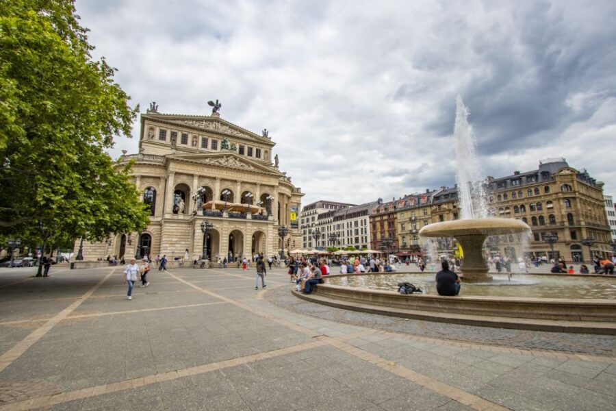 Frankfurt: Express Walk With a Local in 60 Minutes - Tour Overview and Duration