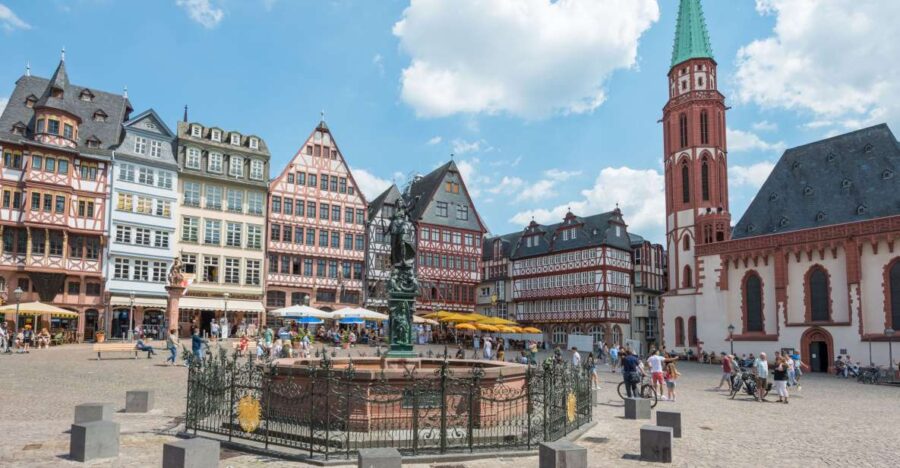 Frankfurt: Highlights and New Old Town English-Language Tour