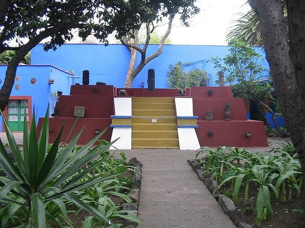 Frida Kahlo Museum VIP: Skip-the-line & Bikes & Churros - Overview and Meeting Point