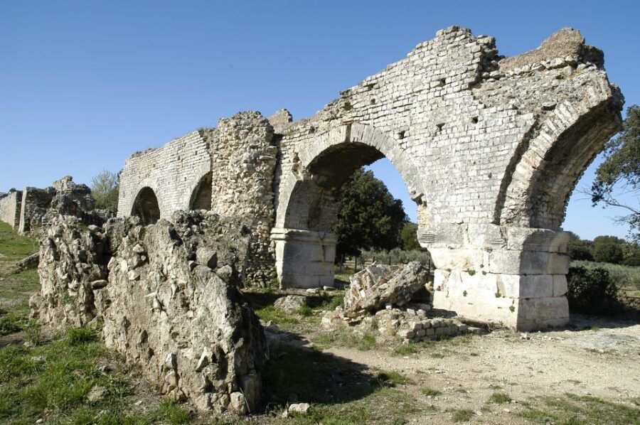 From Arles: Alpilles Regional Park Provence 4x4 Safari