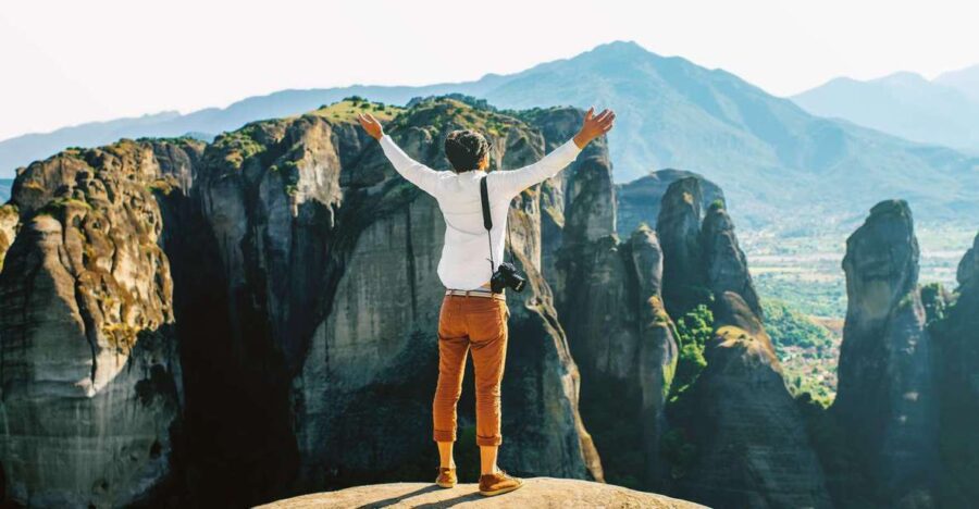 from-athens-meteora-full-day-trip-with-guide-on-luxury-bus-departure-from-chalandri-metro-station
