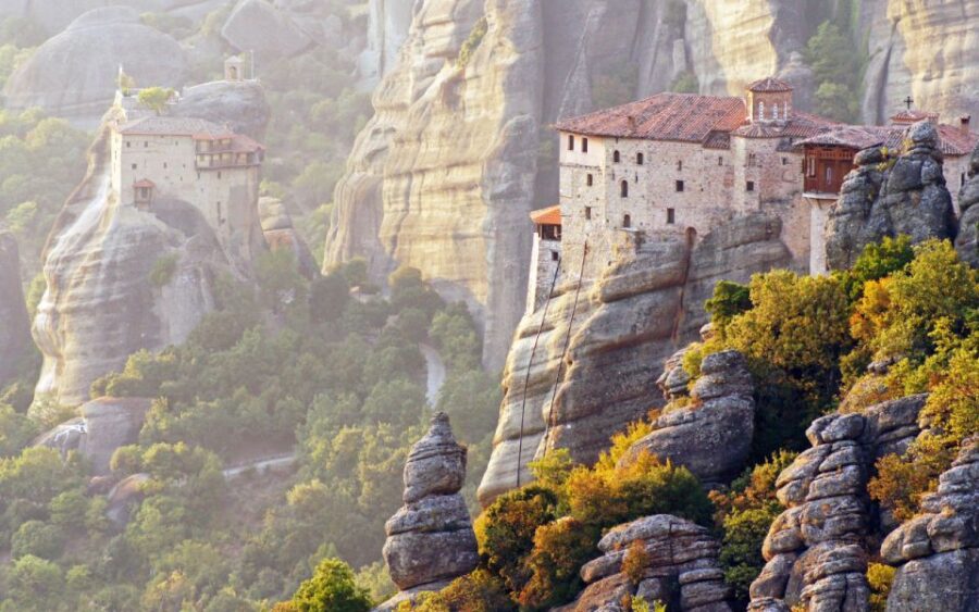 From Athens: Meteora Private Day Trip & Monasteries - Discovering the Meteora Monasteries