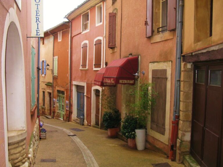 From Avignon: Discover Villages in Luberon