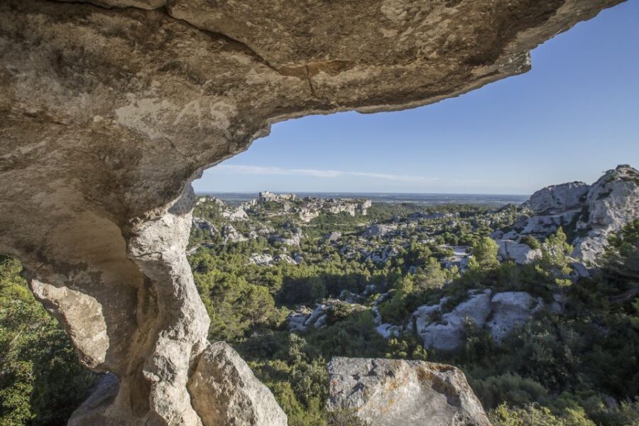 from-avignon-full-day-best-of-provence-tour-explore-fontaine-de-vaucluse