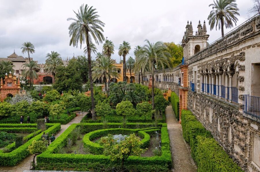from-cadiz-private-seville-day-trip-cathedral-alcazar-touring-sevilles-iconic-sites