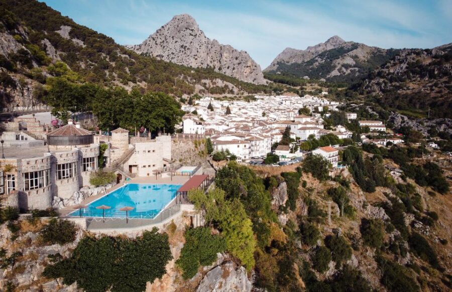 From Cadiz: Private White Villages and City Guided Tour