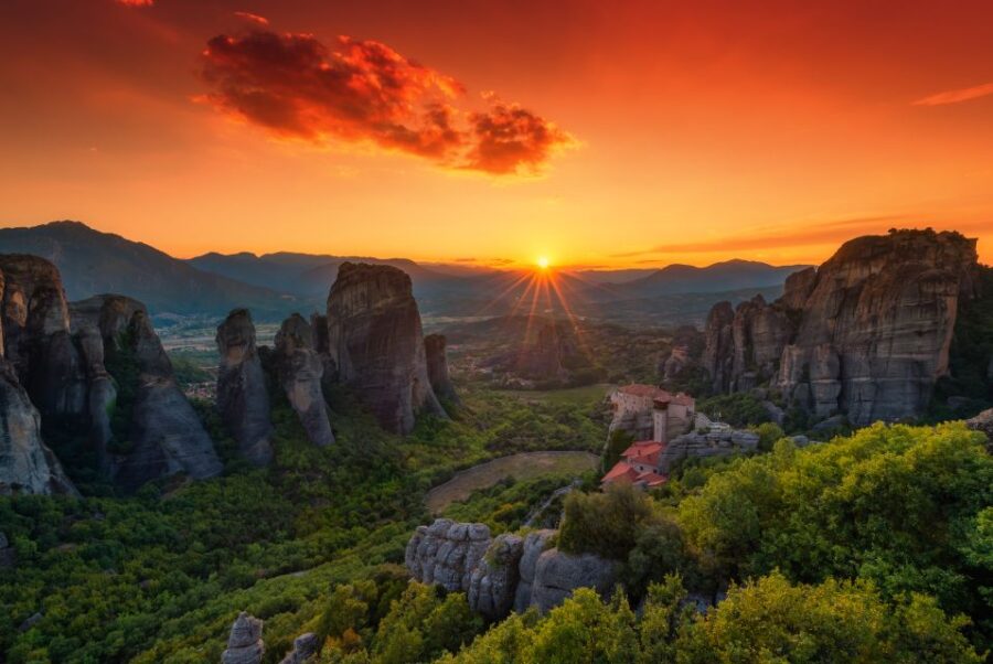From Halkidiki: Meteora & Monasteries Day Trip With Transfer