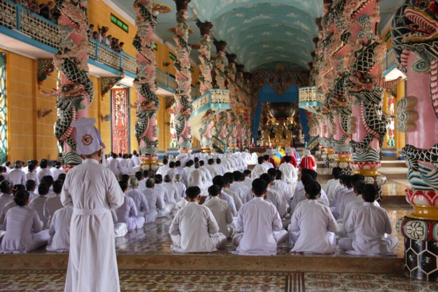 from-ho-chi-minh-black-virgin-mountain-and-cao-dai-holy-massthis-text-appears-to-be-a-description-of-locations-or-sites-in-vietnam-the-black-virgin-mountain-likely-refers-to-the-nui-ba-d-2