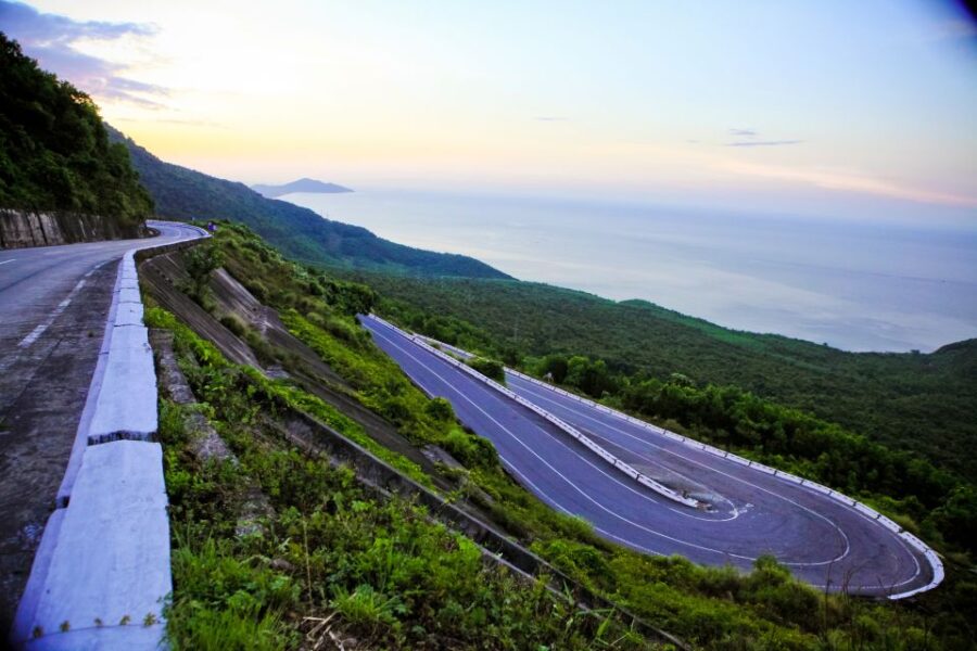 From Hoi An: Professional Chauffeurs to Hue Imperial City - Service Overview