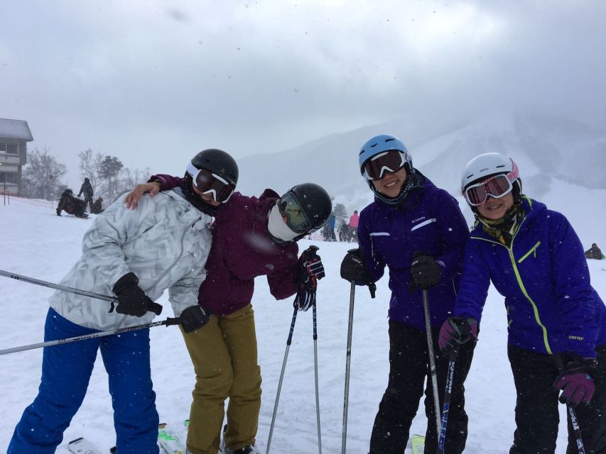 From Melbourne: Mt Hotham Snow and Skiing Full-Day Tour