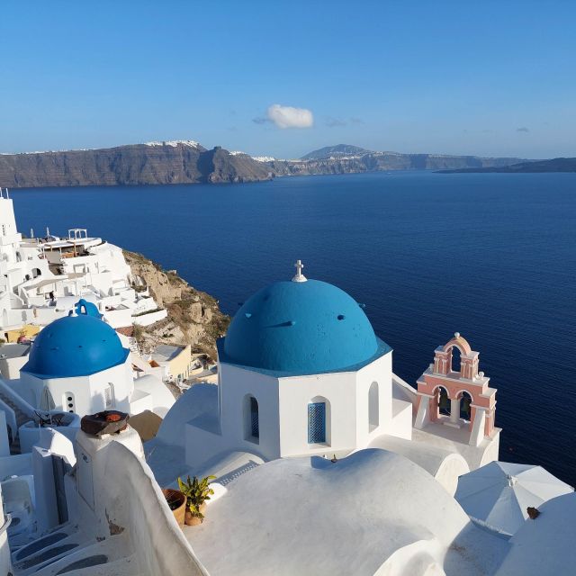From Santorini: Guided Oia Morning Tour With Breakfast