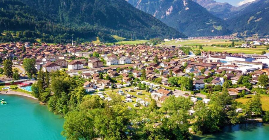 From Zurich: Day-Trip to Interlaken - Exploring Interlakens Lakeside Town