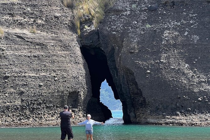 Full Day Exploring the Wild Piha Beach In Auckland - Tour Overview