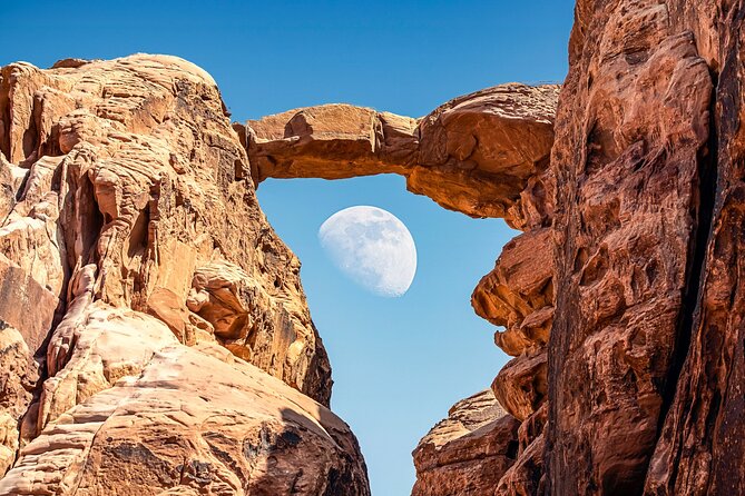 full-day-jeep-tour-sleep-in-luxury-tent-with-private-bathroom-overview-of-wadi-rum-exploration