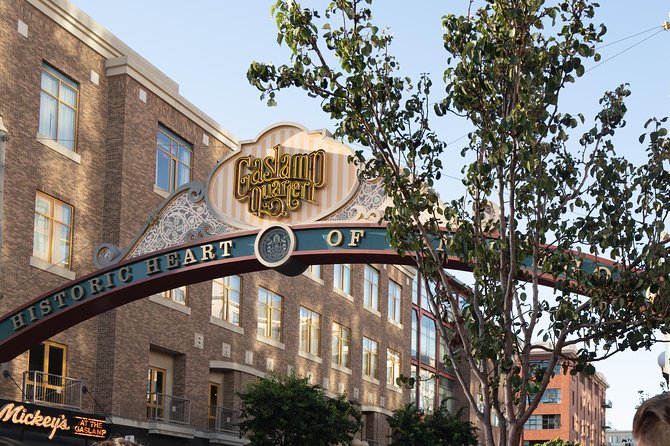 Gaslamp Quarter Food and Drink Tour: Brothels, Bites & Booze