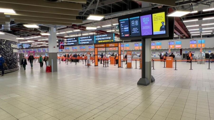 Gatwick Airport to Heathrow Airport - Private Transfer - Service Details