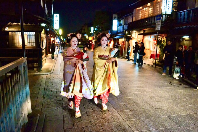 Gion Walking Tour by Night