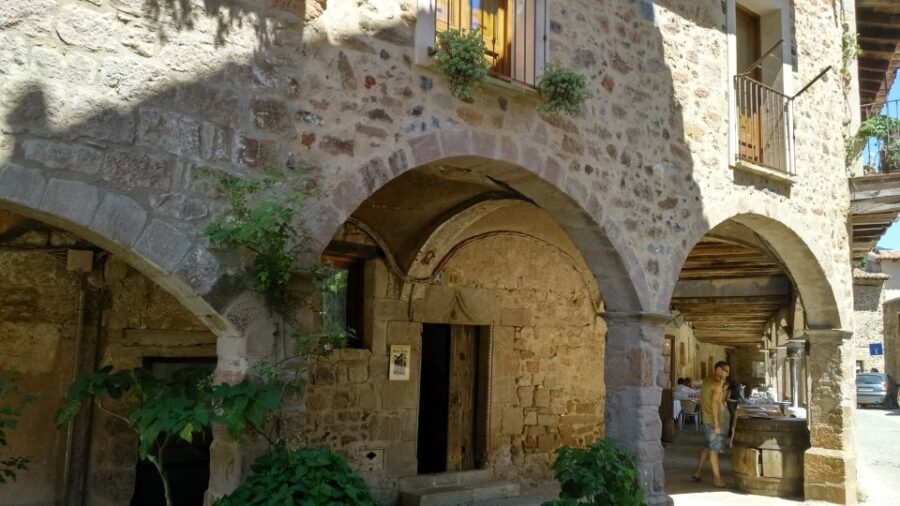 girona-volcano-area-besalu-and-banyoles-lake-tour-girona-regions-volcanic-landscapes