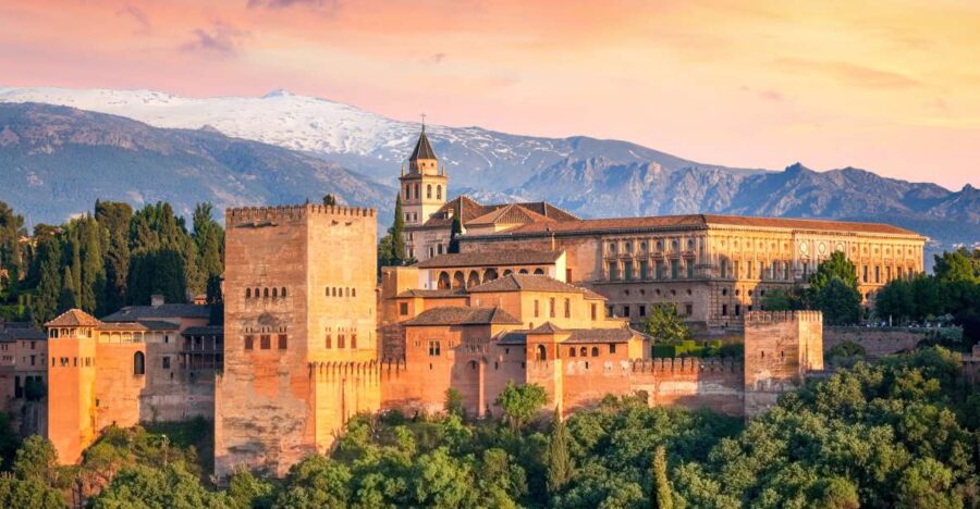 Granada: 3-Hour Alhambra and Generalife Gardens Guided Tour