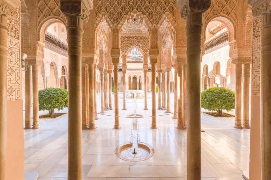 Granada: Alhambra, Generalife & Albaicin Private Tour - Tour Overview