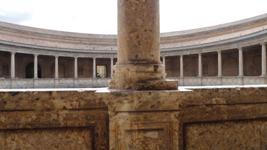 Granada: Guided Alhambra and Nasrid Palaces Visit at Night - Exploring Alhambra at Night