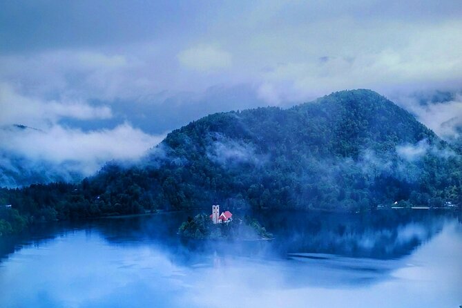 Grand SLOVENIA: Ljubljana + Lake Bled + Postojna Cave – Day Tour
