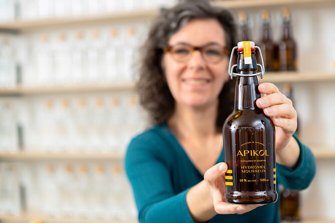 Guided Tour From the Bee to the Bottle and Tasting - English