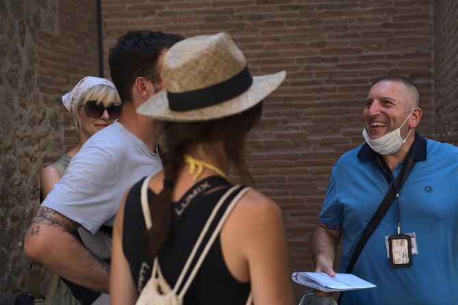 Guided Tour of Pompeii Ruins With Lunch and Wine Tasting
