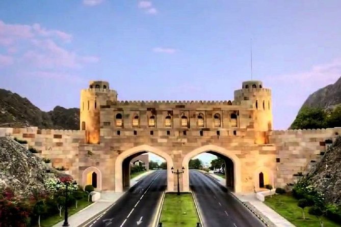 half-day-city-tour-of-mystic-muscat-driving-through-old-muscat