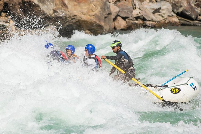 half-day-rafting-in-rishikesh-26-kms-about-the-ganges-river