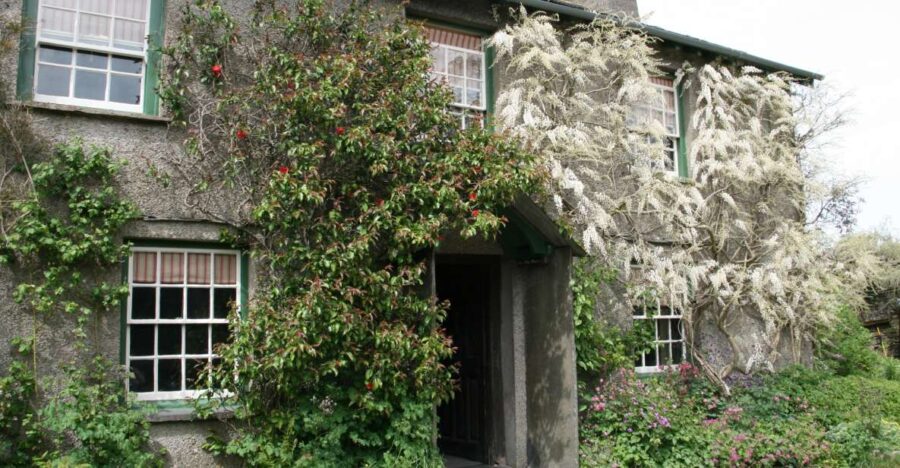 half-day-tour-of-beatrix-potter-country-and-places-wray-castle-visit
