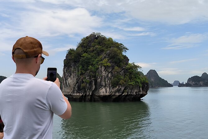 Halong & Bai Tu Long Luxury Day Tour - Fishing Village & Kayak