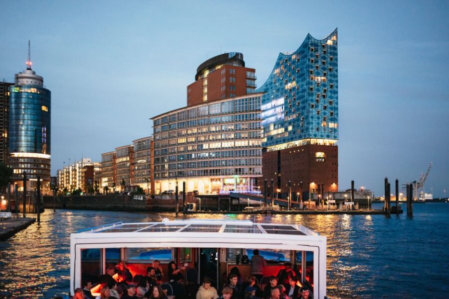 Hamburg: 1-Hour Harbor Evening Lights Cruise - Cruise Details
