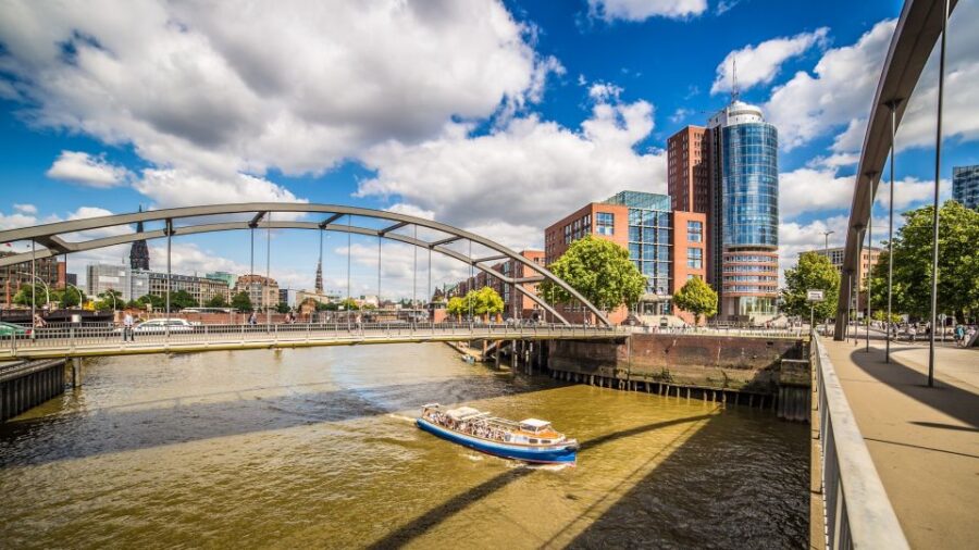 Hamburg: 2-Hour Harbor Boat Tour XXL With Live Commentary - Activity Overview