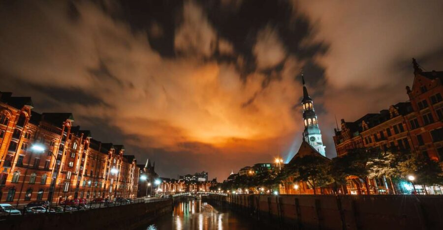 Hamburg: 90-Minute Evening Lights Harbor Cruise - Tour Overview
